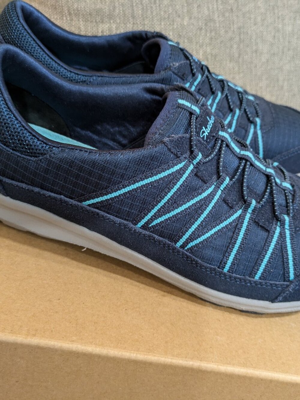 Skechers Breathe Easy Her Journey Sneaker Color Blue Women 10US Good Cond
